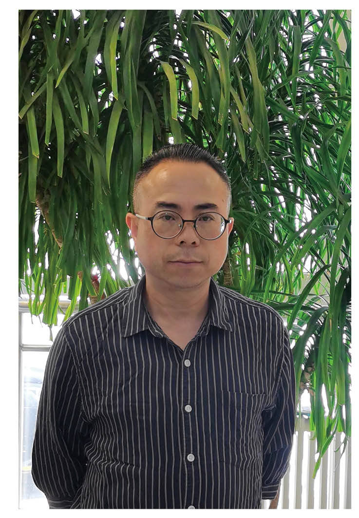 圣境高原 墨彩昆仑—— 郭子源中国当代名家大红袍画集即将出版发行