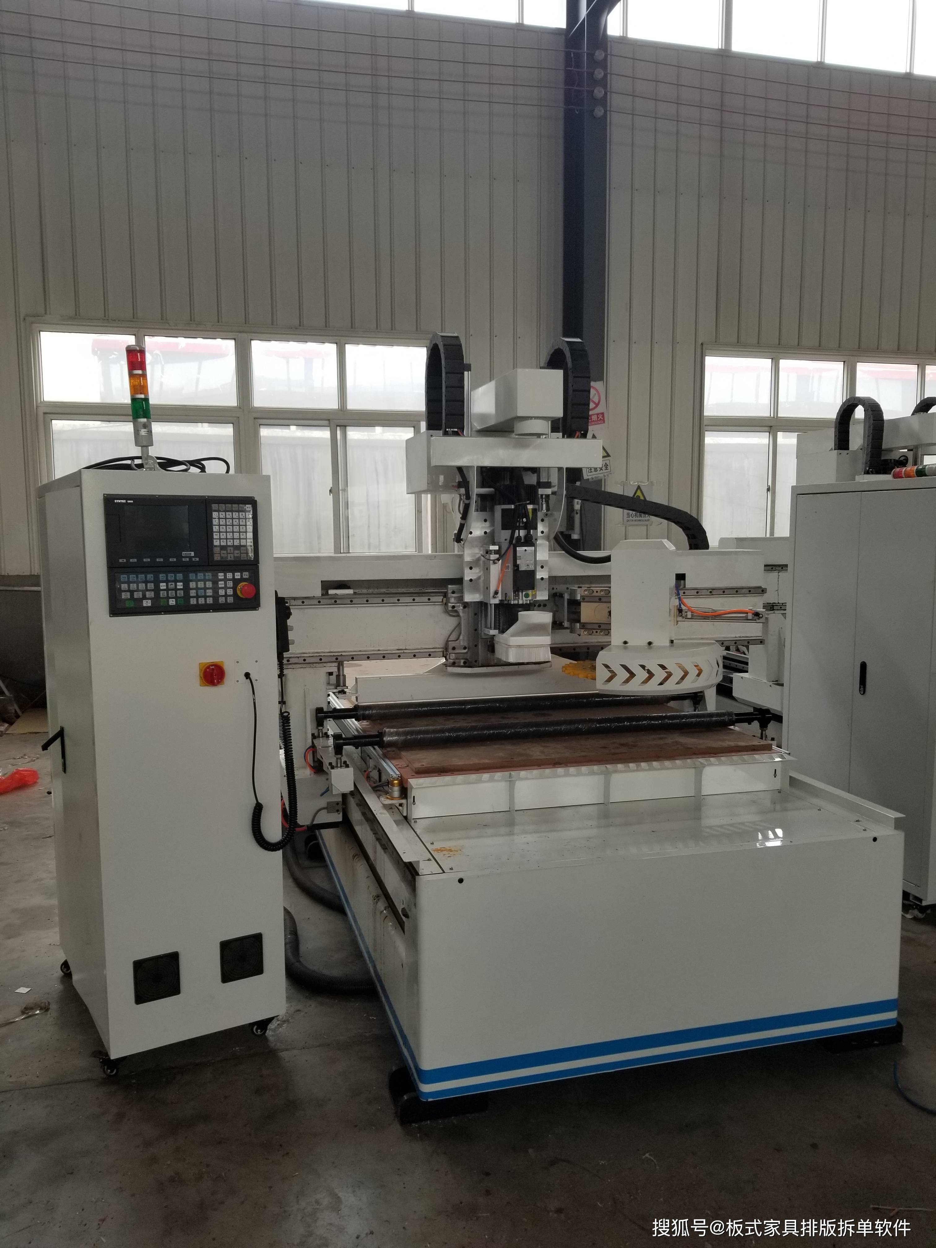 数控开料机,pur重型全自动封边机,数控六面钻,激光侧孔机,全屋家具