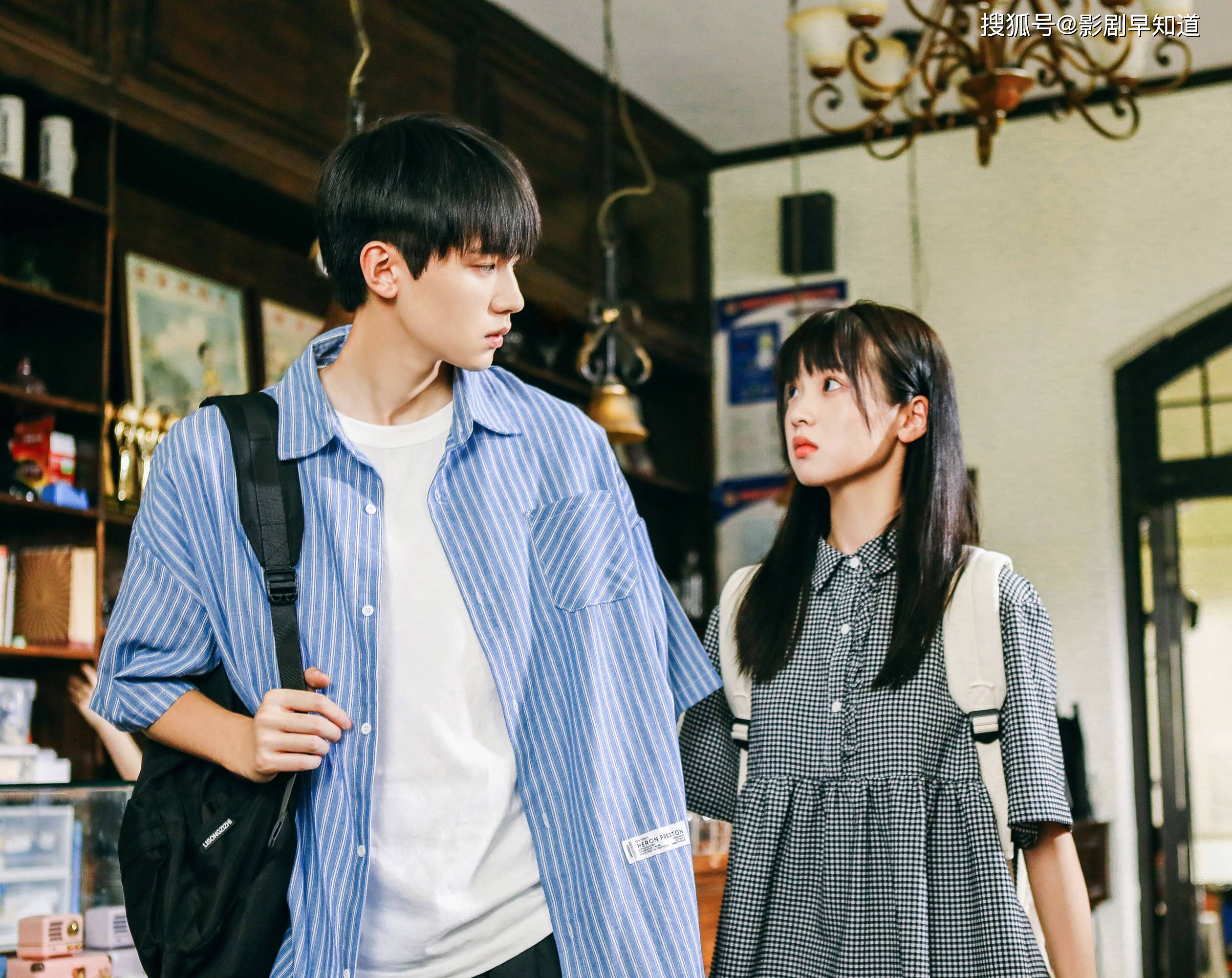 李明德,田曦薇主演的校园剧《如此可爱的我们》也是由猫的树执导,导演