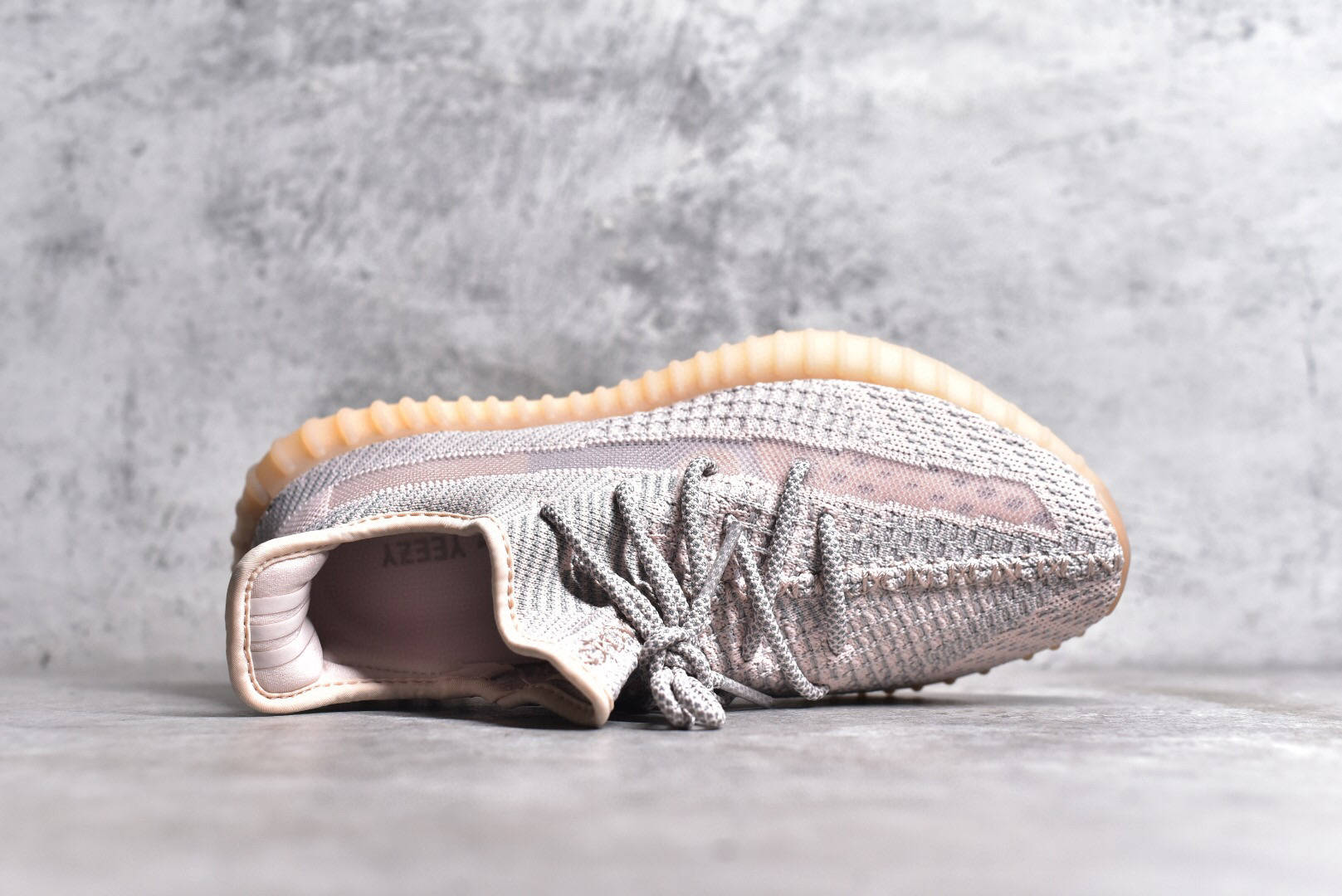 阿迪達斯 adidas yeezy 350v2 boost synth 椰子粉天使亞洲限定二代