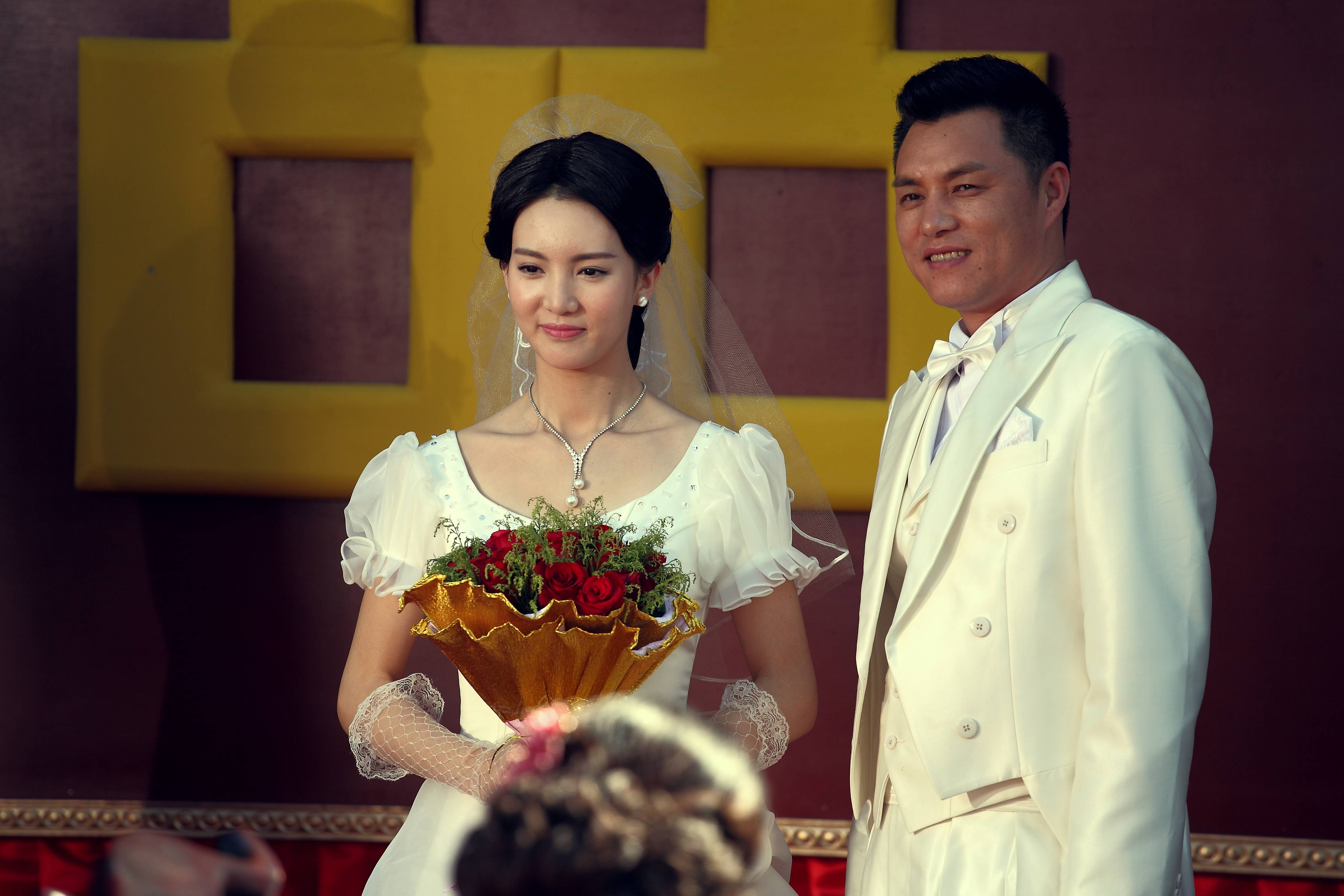 王强出演"痞子英雄" 《雪鹰》6月25日东方影视频道开播_胡铁荣_郁宁远