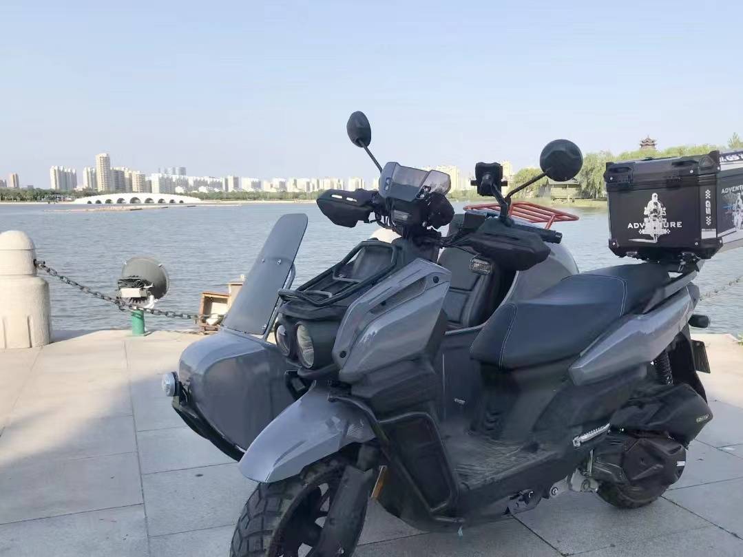 博士电喷系统,脉冲点火静音启动,大屏液晶仪表,主车具有雅马哈血脉