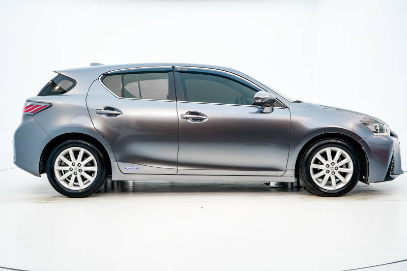 厦门尊享会汽车贴膜 雷克萨斯 ct200h贴超亮金属烟灰改色膜_搜狐汽车