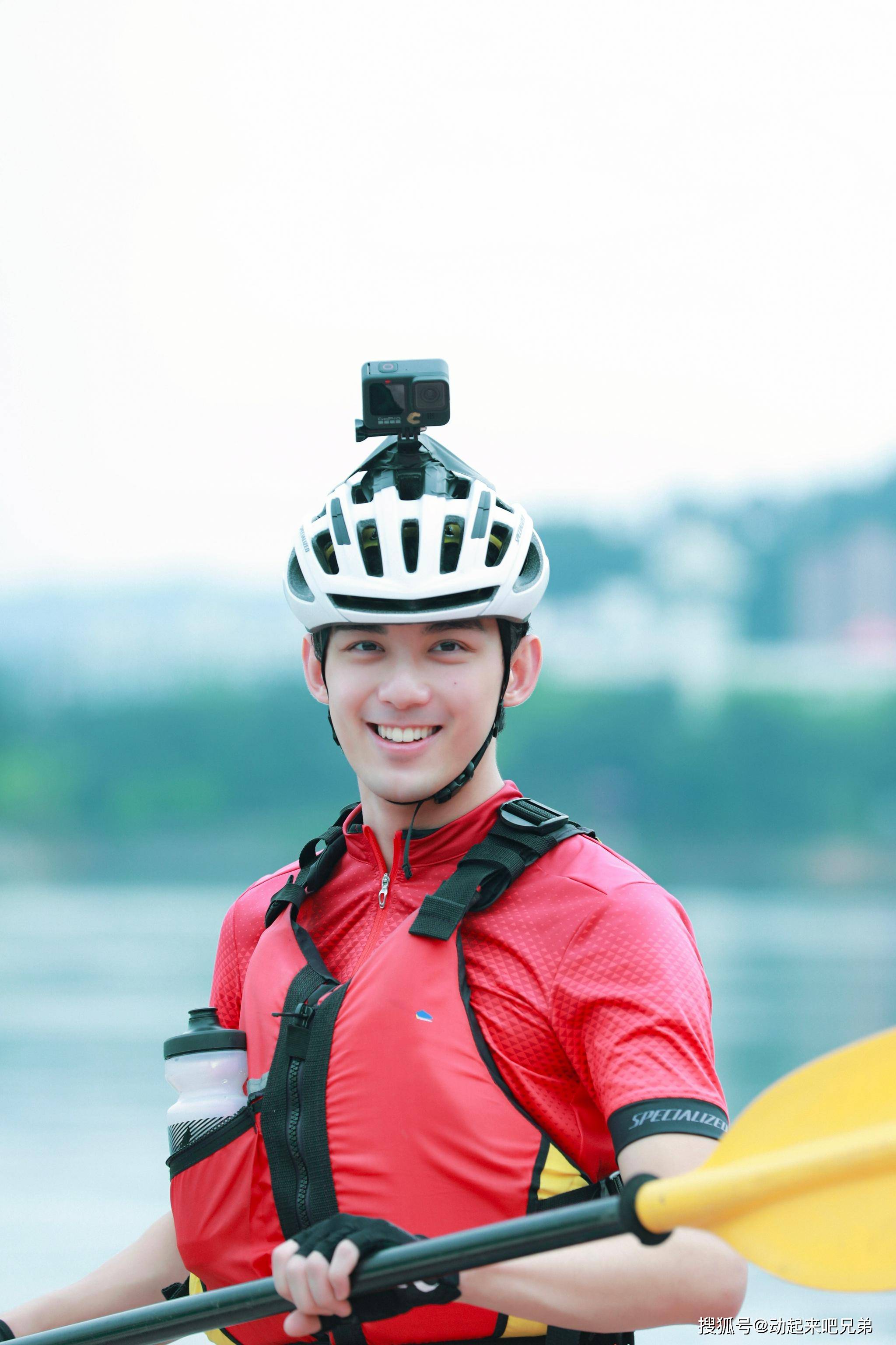 新疆骑行,男神吴磊!网友:快和吴磊一起骑行吧!_坐垫_运动_高度