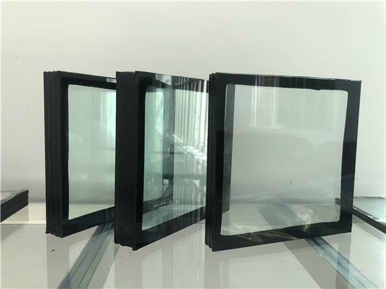 纳米硅防火玻璃-具备3小时耐火性能机场作为大型交通枢纽,人员流量较