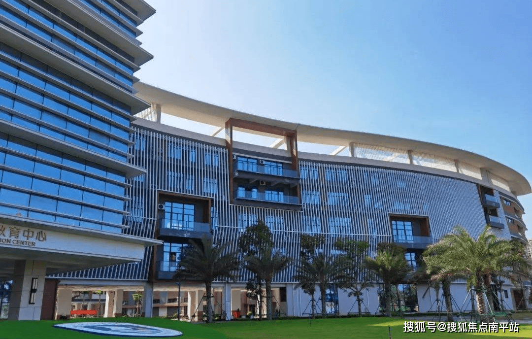 海地春天:十五年一贯制全日制寄宿学校◆类型:北京外国语大学附属海南