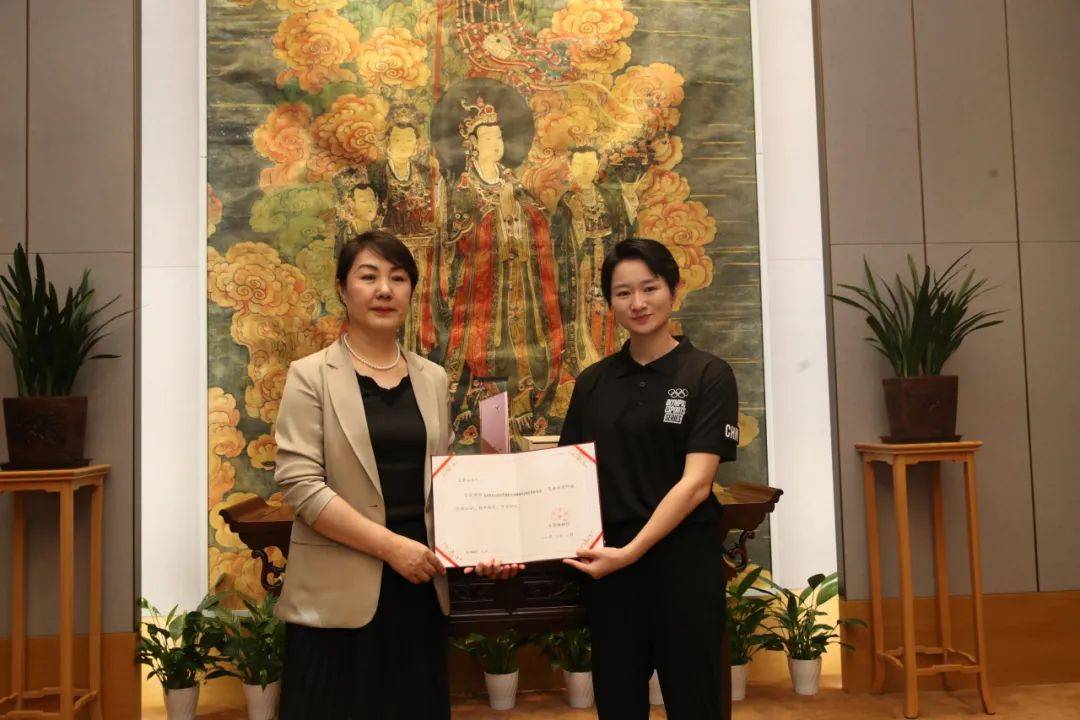 首都博物馆获捐中国第一枚奥运电竞奖杯