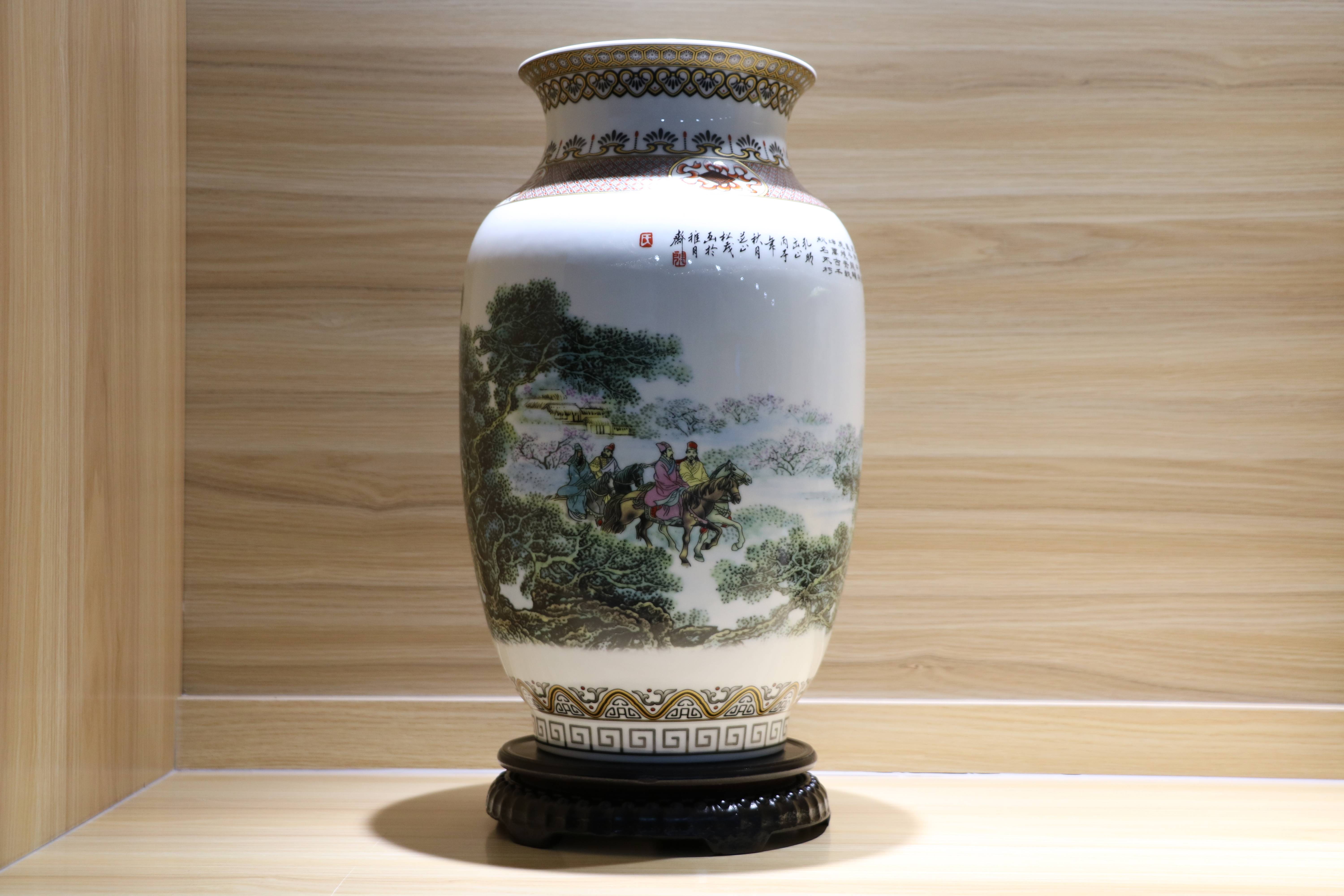 张松茂大师孔明出山冬瓜瓶粉彩瓶-名家瓷器_cm_藏品_规格