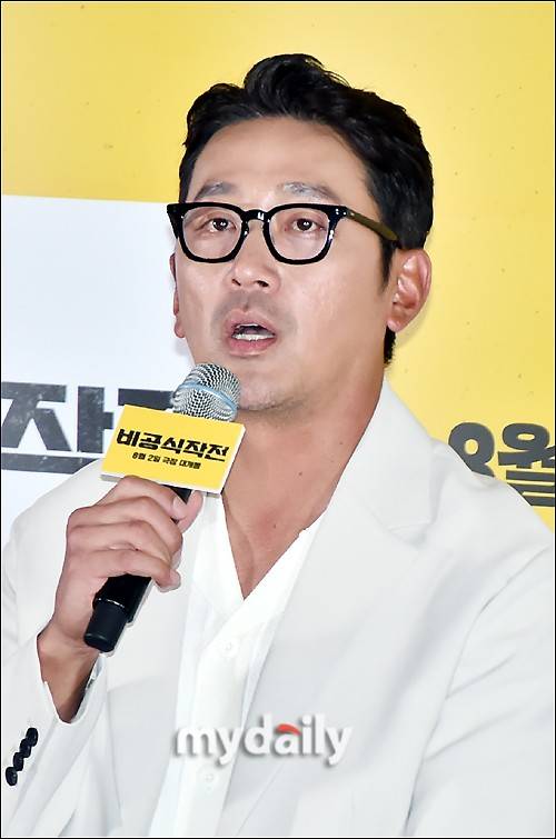 河正宇朱智勋出席新片《非官方行动》试映会搜狐大视野搜狐新闻