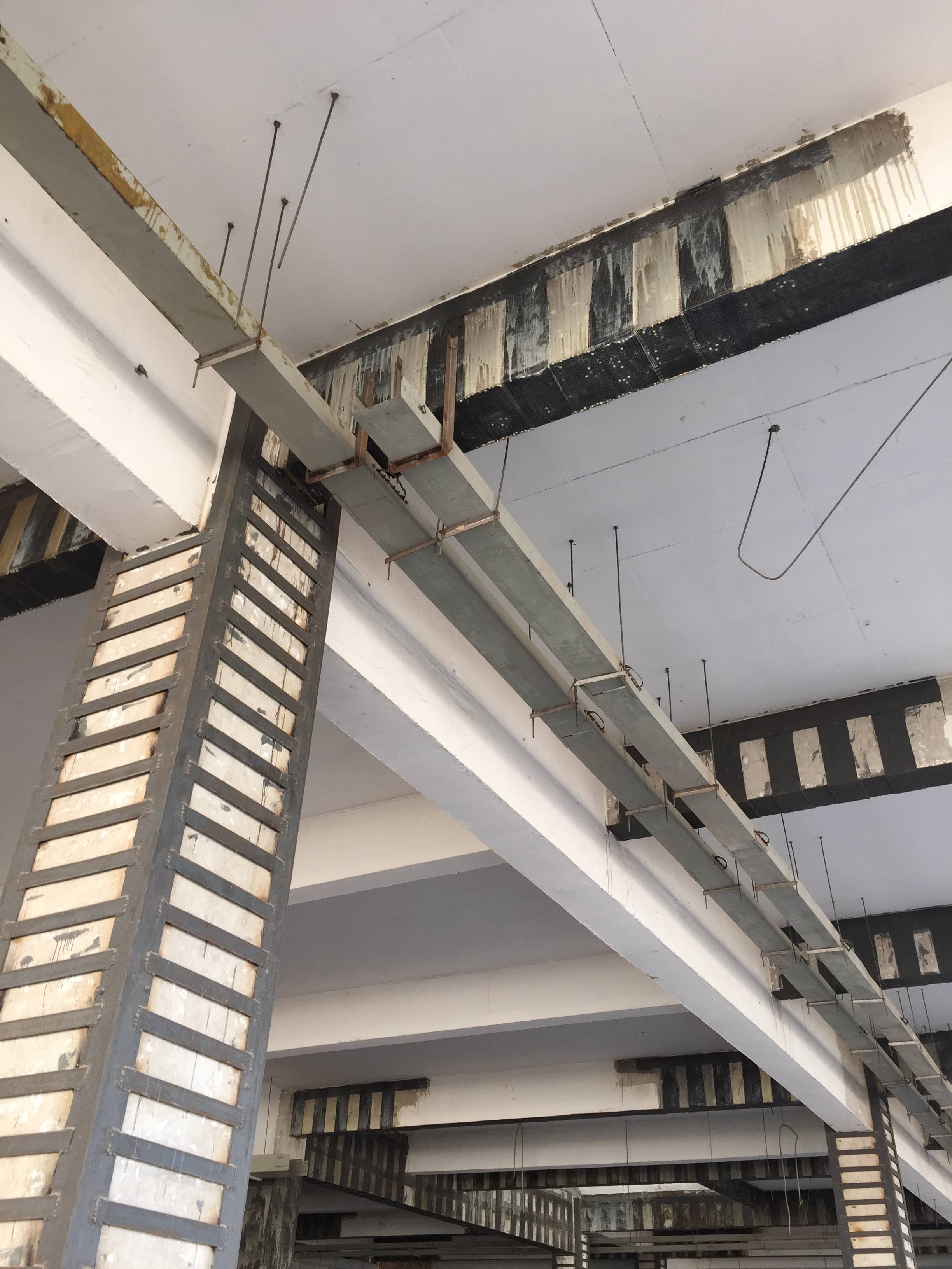房屋建筑施工行业最新动态:技术革新与挑战并存