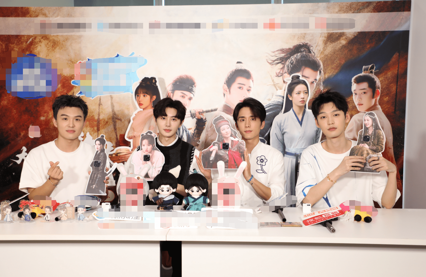 张新成携《大宋少年志2》扫楼 爆料片场和周雨彤互夸演技进步_故事_秘