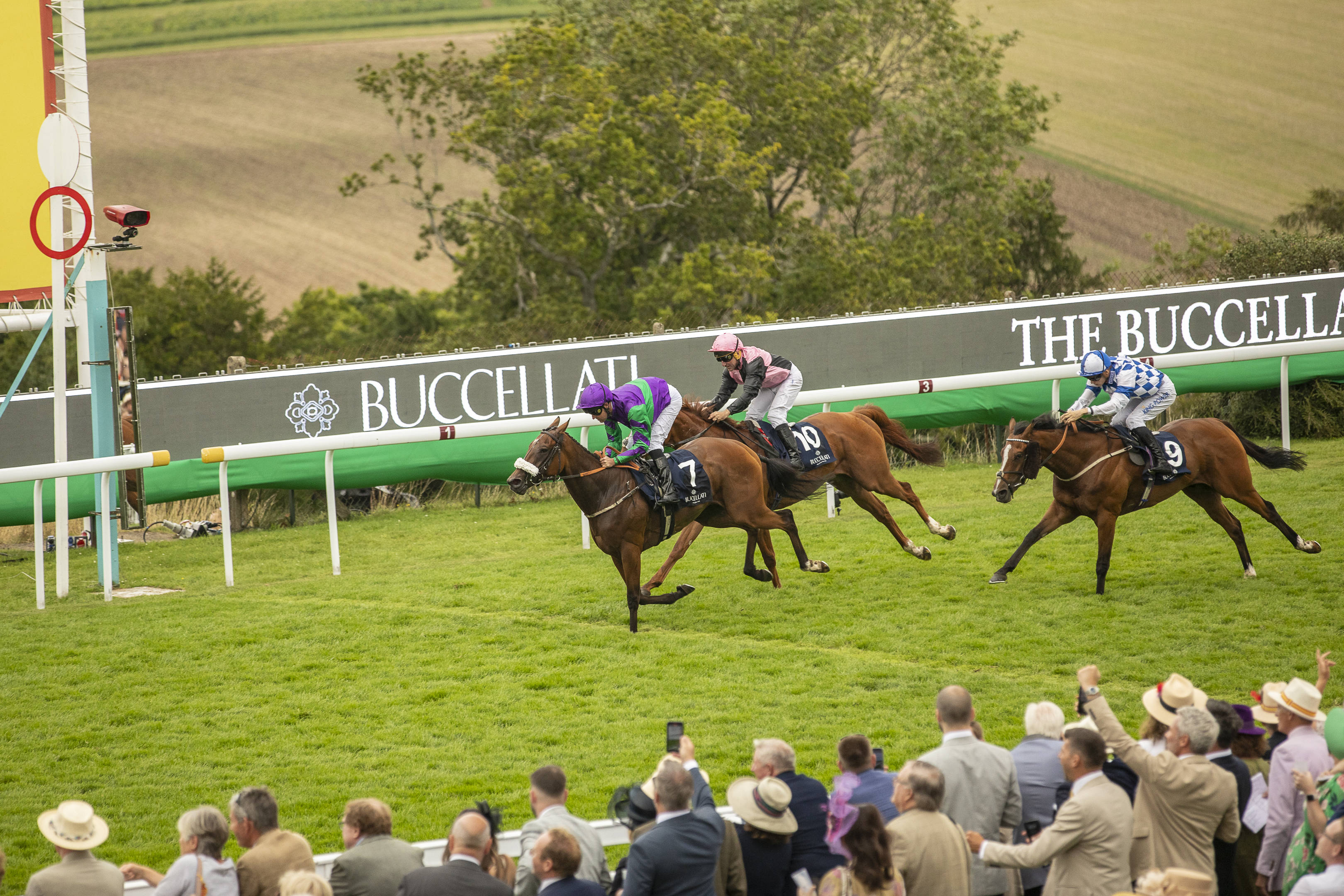 对于buccellati布契拉提品牌而言,与古德伍德赛马场的合作无疑是一次