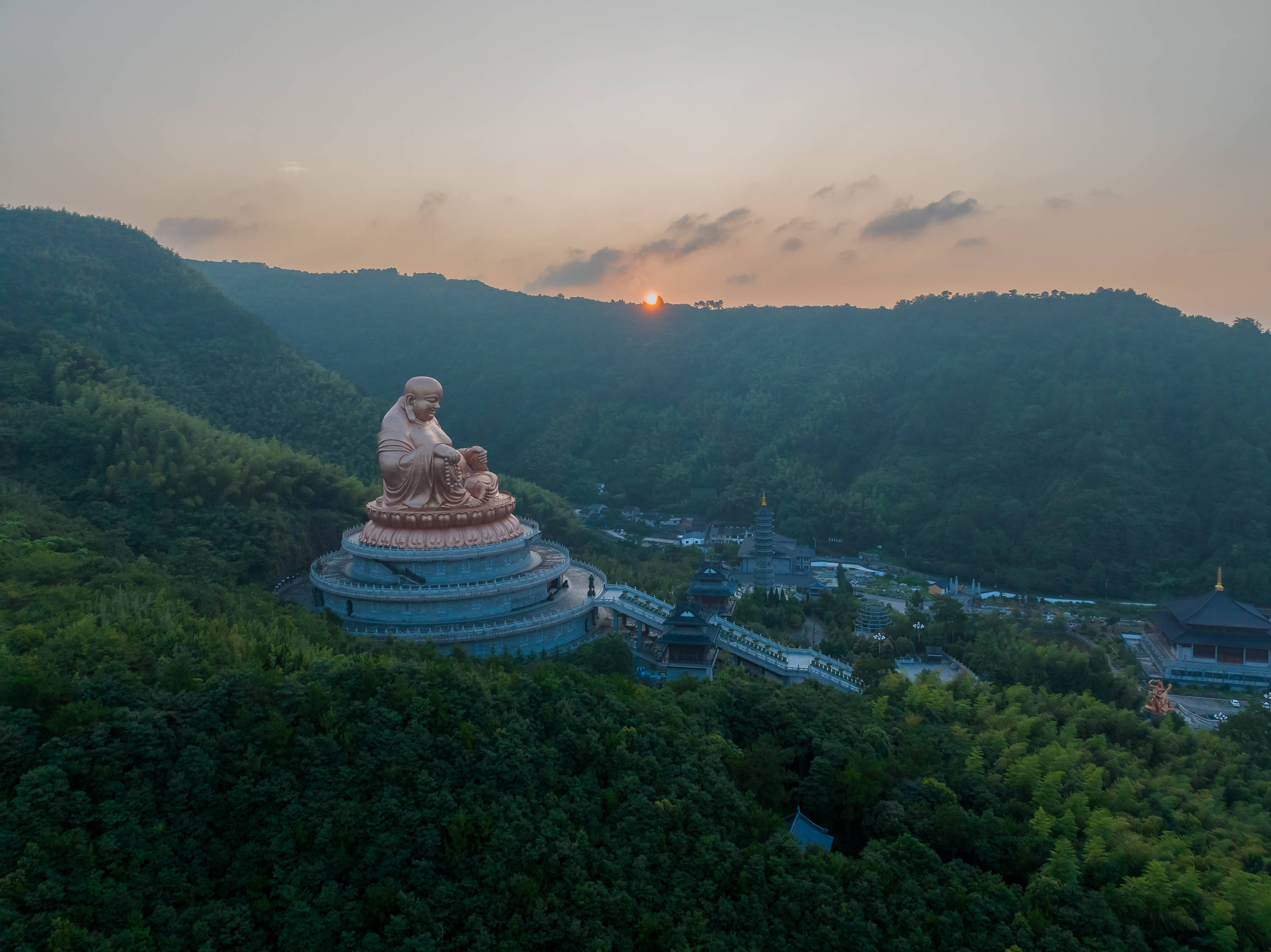 奉化雪窦山景区图片图片