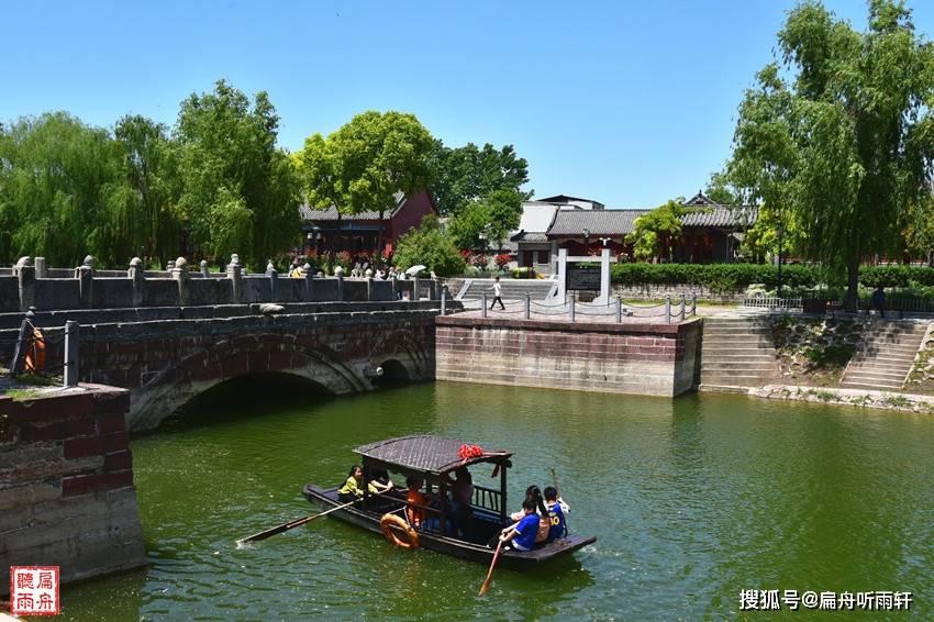 走进"天下第一桥——小商桥"景区