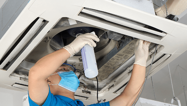 空调天花机怎么有效地清洗干净?注意什么地方?_污垢_灰尘_刷子