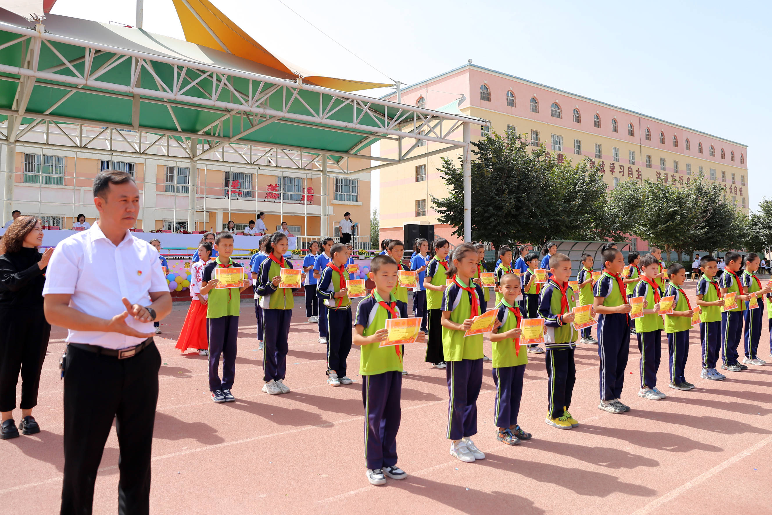 新疆焉耆:继往开来铸辉煌 与时俱进谱新篇_表彰_全体师生_学期