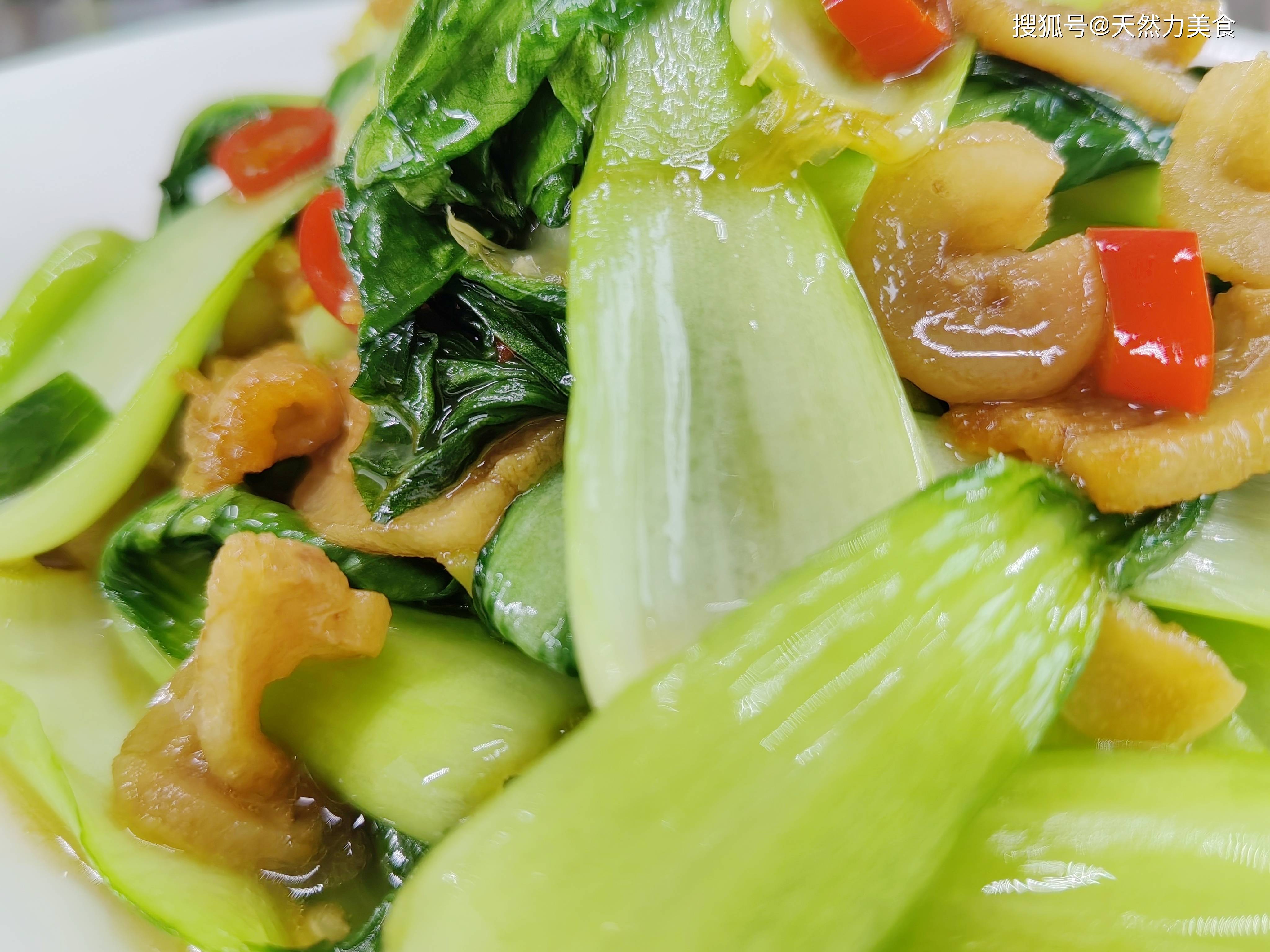 油渣炒上海青普通但不简单,是一道吃了还会想吃的下饭菜,收藏_青菜_道