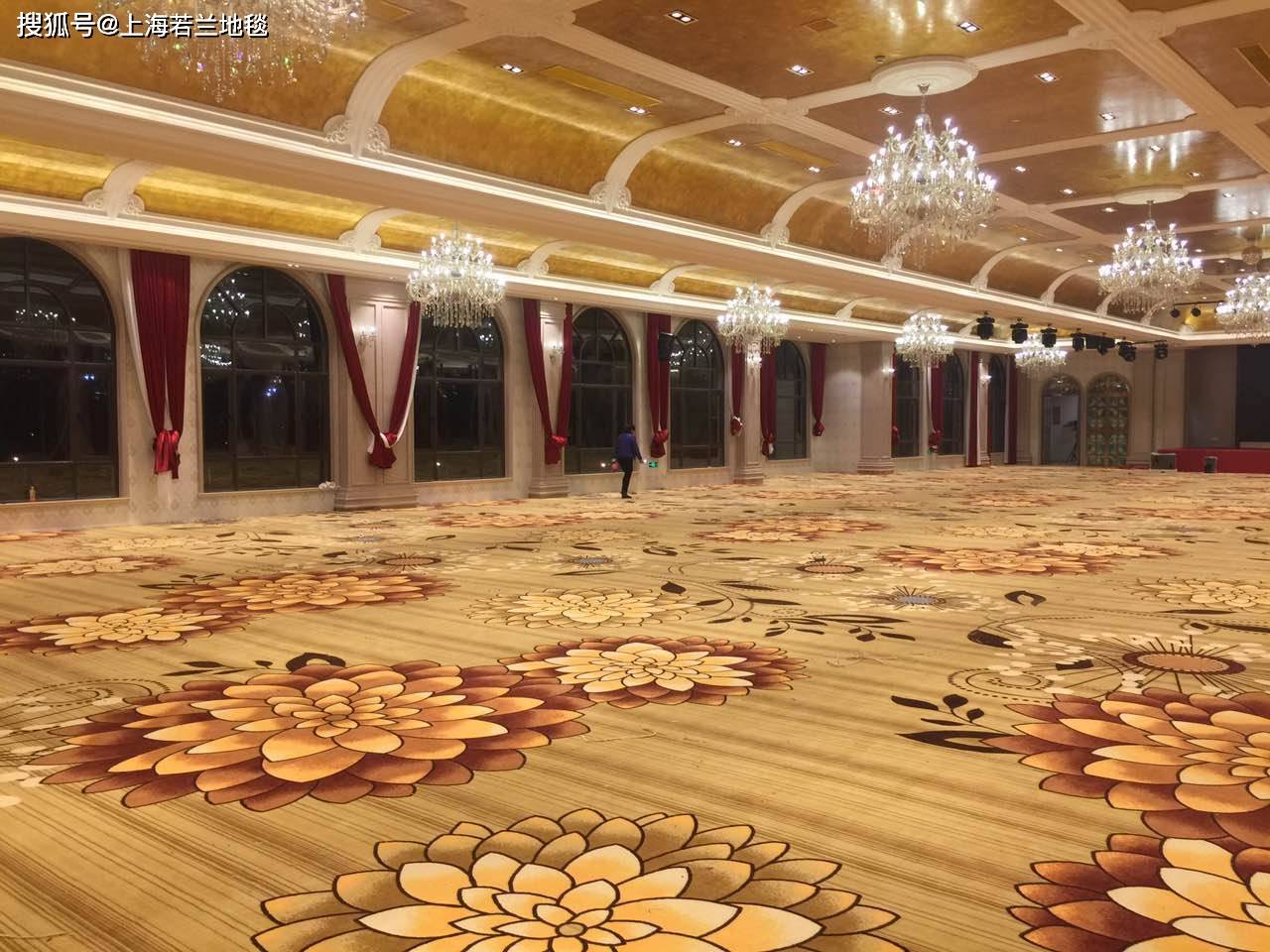 餐厅宴会厅地毯批发 若兰工厂销售 多种材质 大面积铺满 可定制_人员