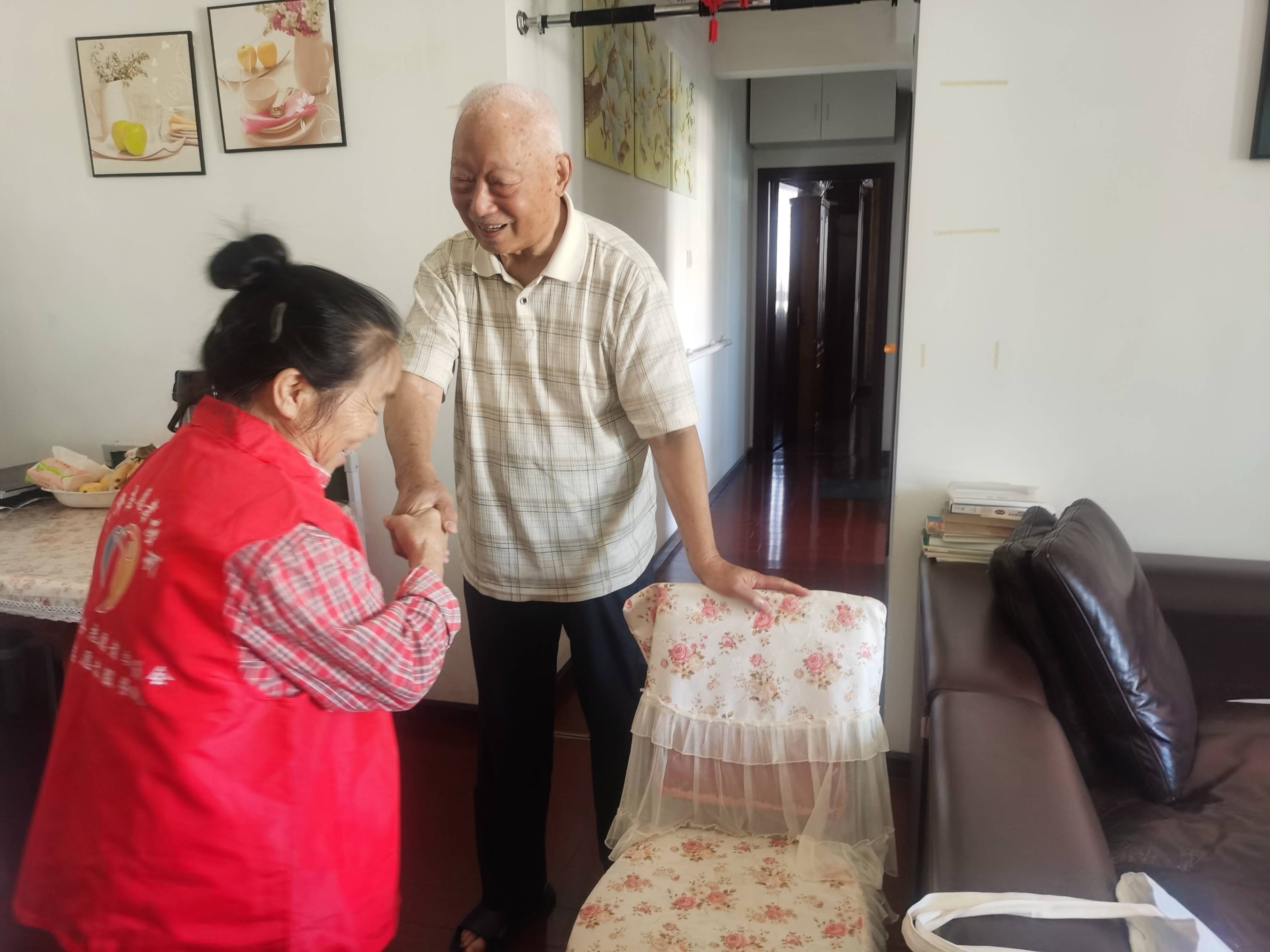 高家社区开展"五社联动,暖心筑情"入户走访慰问系列活动(二)_生活