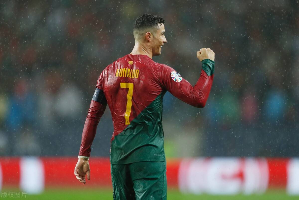 c罗领先助葡萄牙晋级,2024年欧洲杯预选赛惊险对决_比赛_斯洛伐克