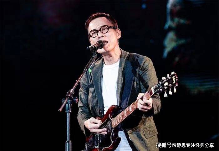 罗大佑是一位拥有诗人灵魂的创作歌手,是引领华语流行音乐的教父