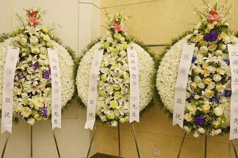 贵阳殡仪馆花圈:如何通过殡仪馆花圈传递温暖和慰藉?