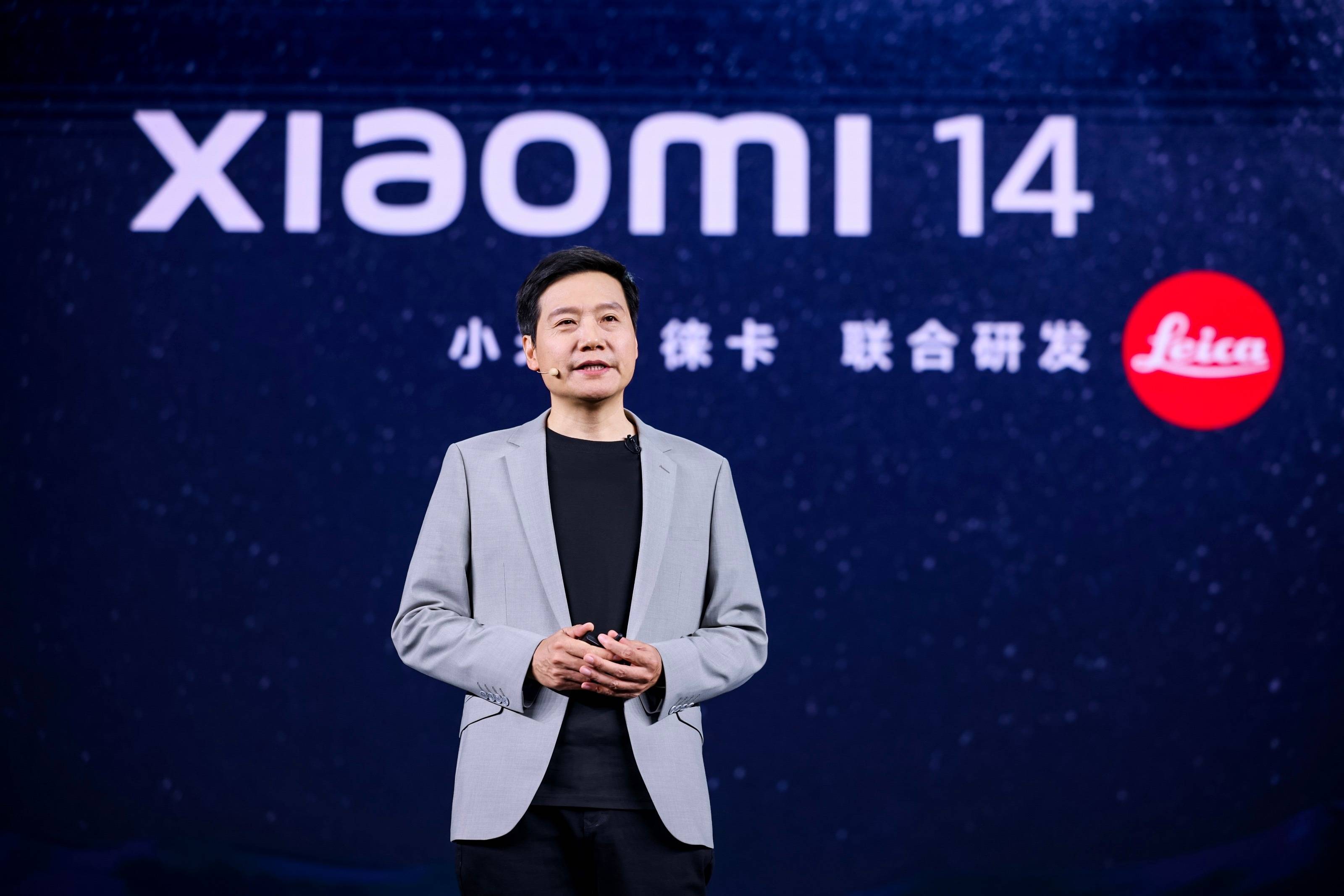 雷军证实小米14销量已超百万台,网友:直屏旗舰方向对了_系列_机型