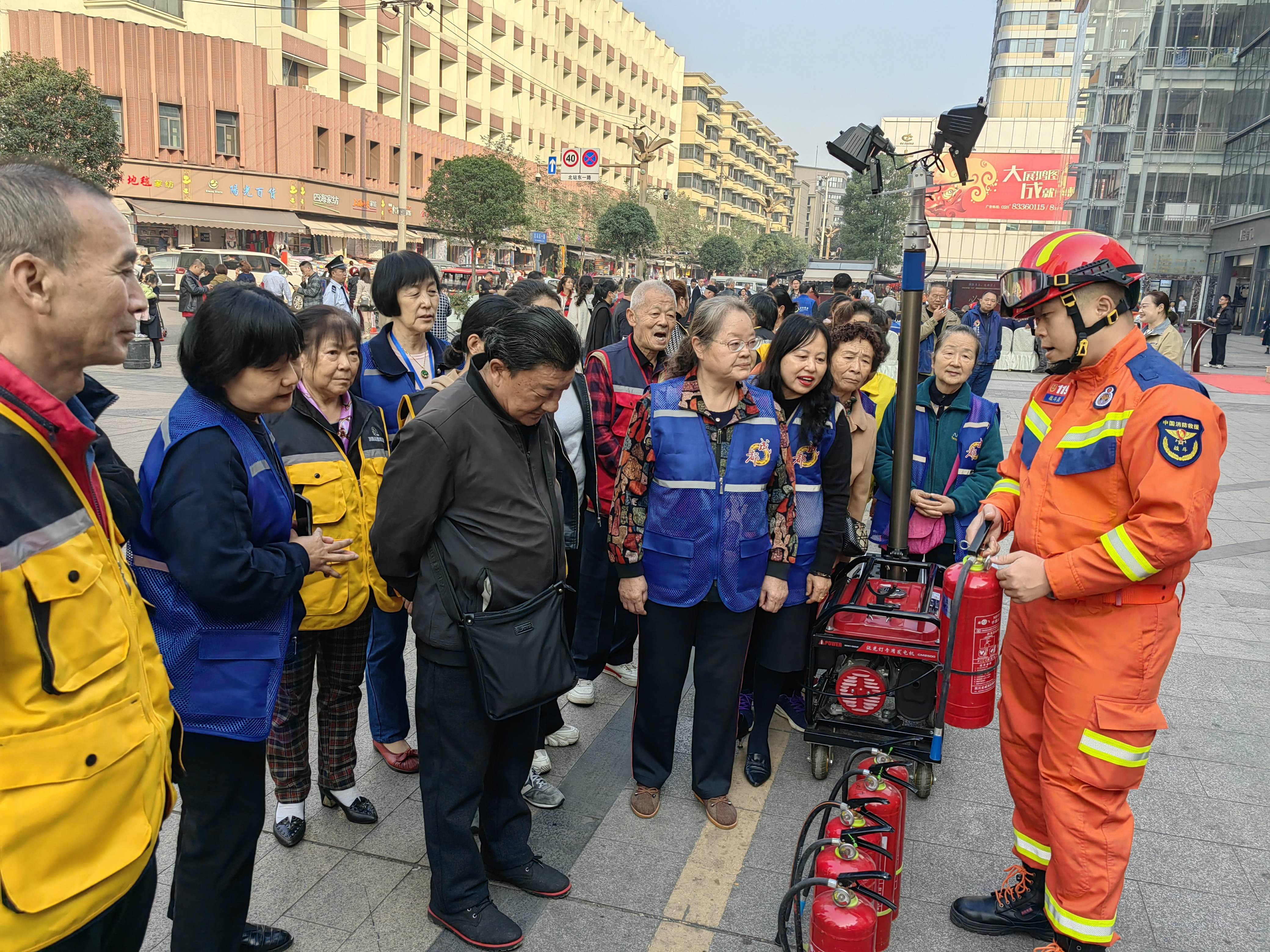 荷花池社区开展2023年度119消防宣传月活动