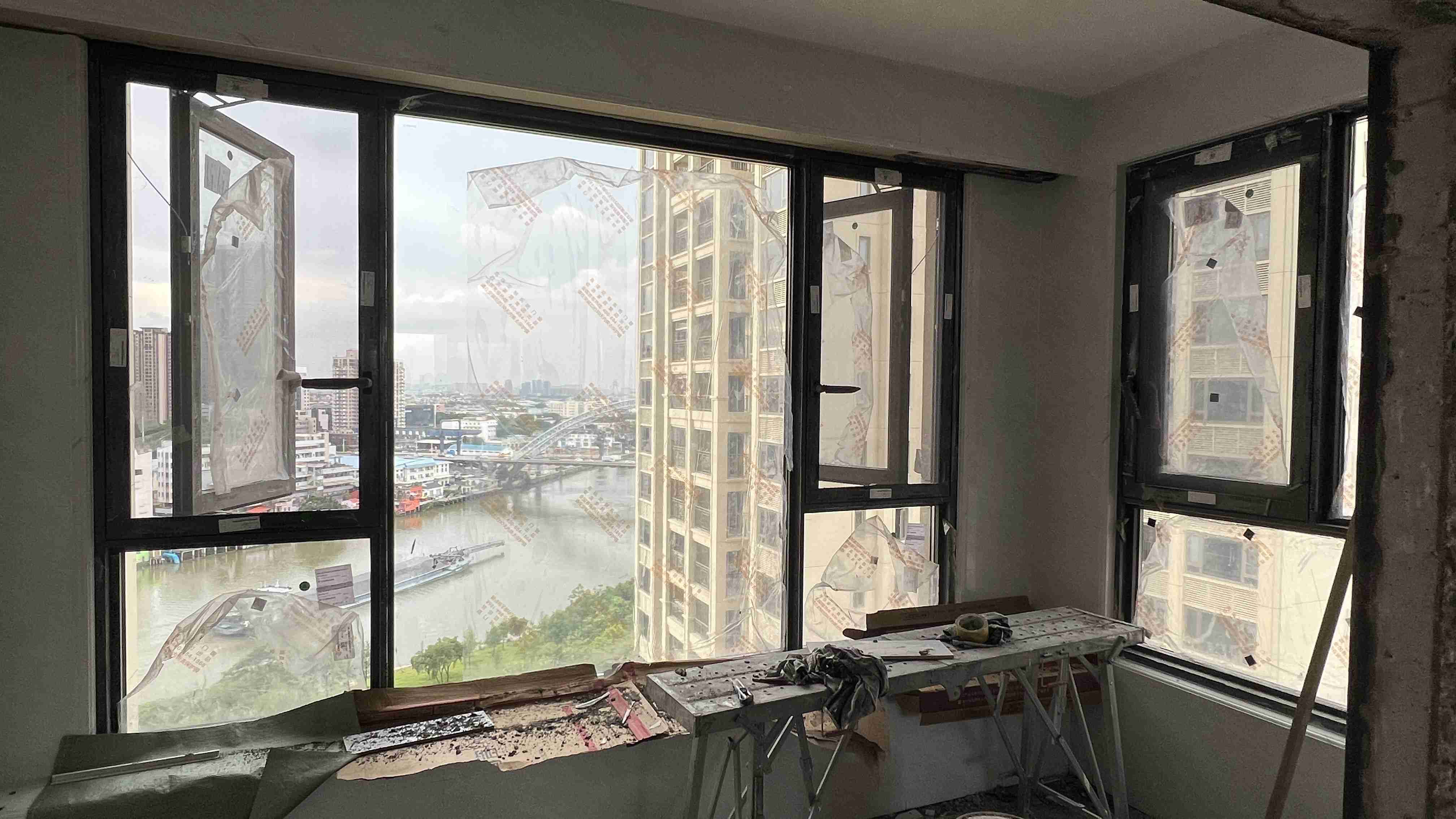 家装双阳台封窗户,广东佛山於小姐封阳台封窗户设计安装_客厅_睿庭