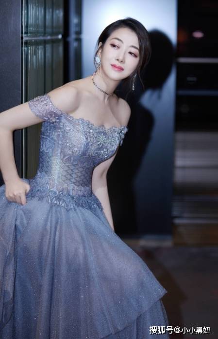 48岁陈紫函的勾魂身材,令人陶醉!_人们_魅力_造型