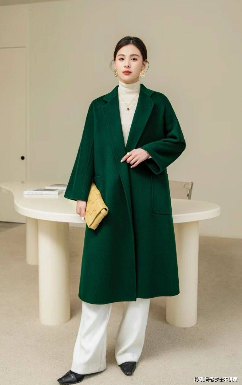 "墨绿色大衣"怎么搭最好看?推荐这12种,搭裙子,裤子都好看