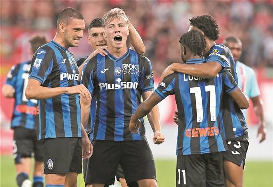 意甲:都灵vs亚特兰大 意甲霸主之争,谁会成为雄鹰 飞翔于赛场_比赛