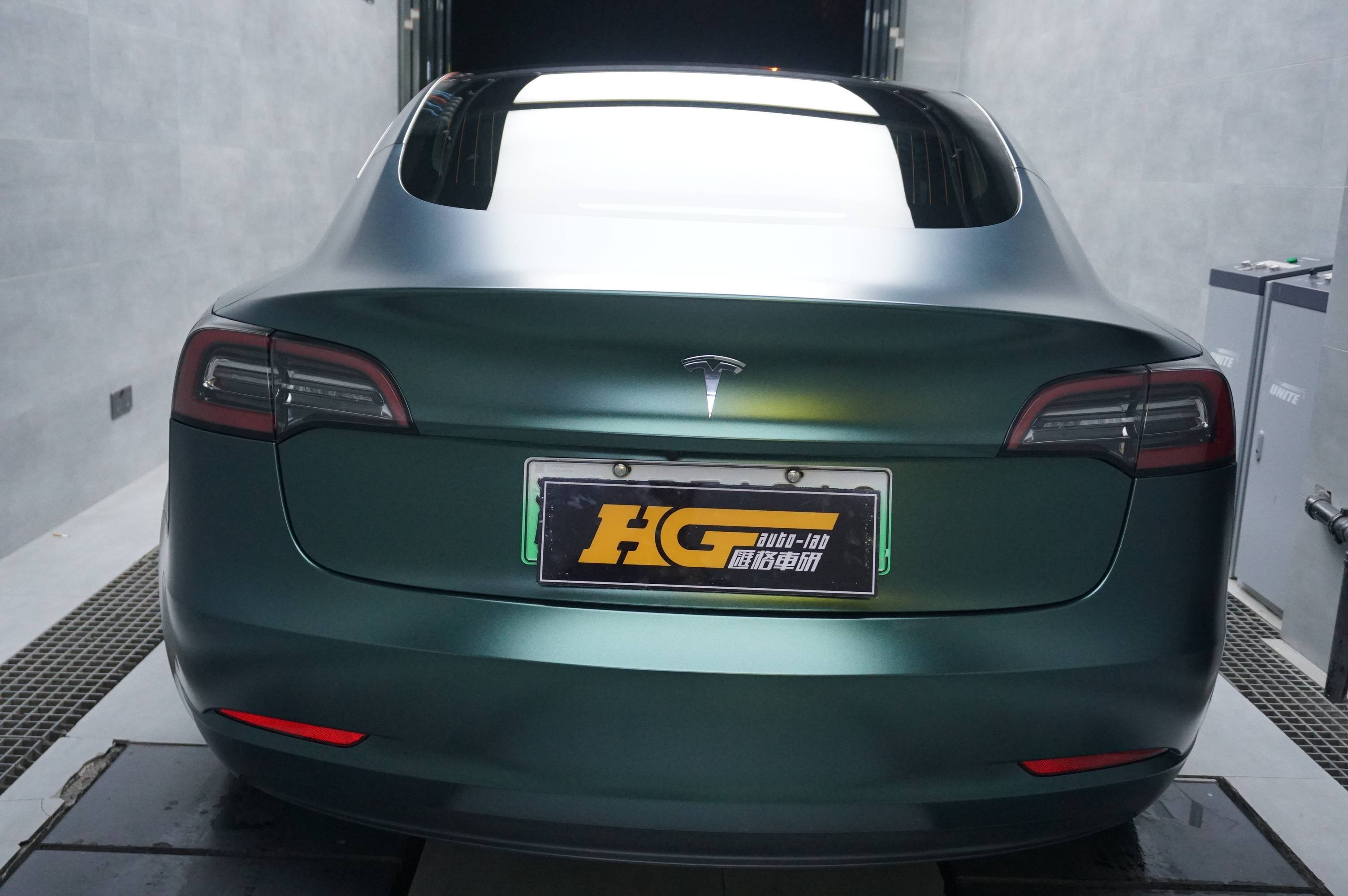 长沙汽车贴膜汇格车研,特斯拉model3改色膜电光墨绿_搜狐汽车_搜狐网