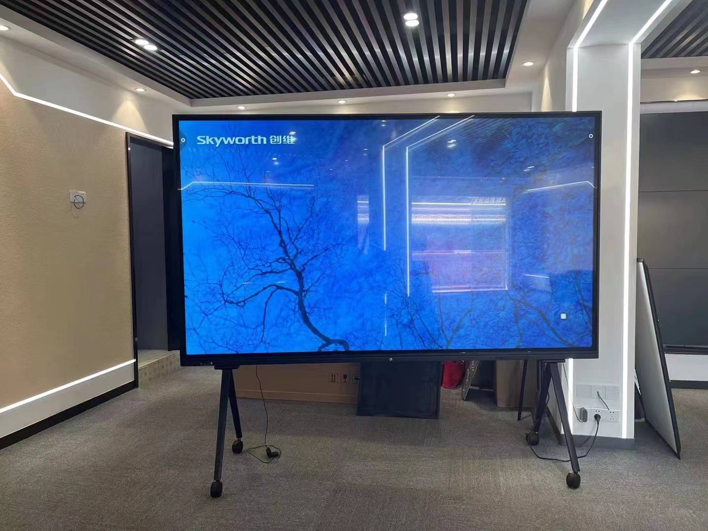 沃尔电子110寸触摸会议教学一体机电容20点红外40点安卓11.