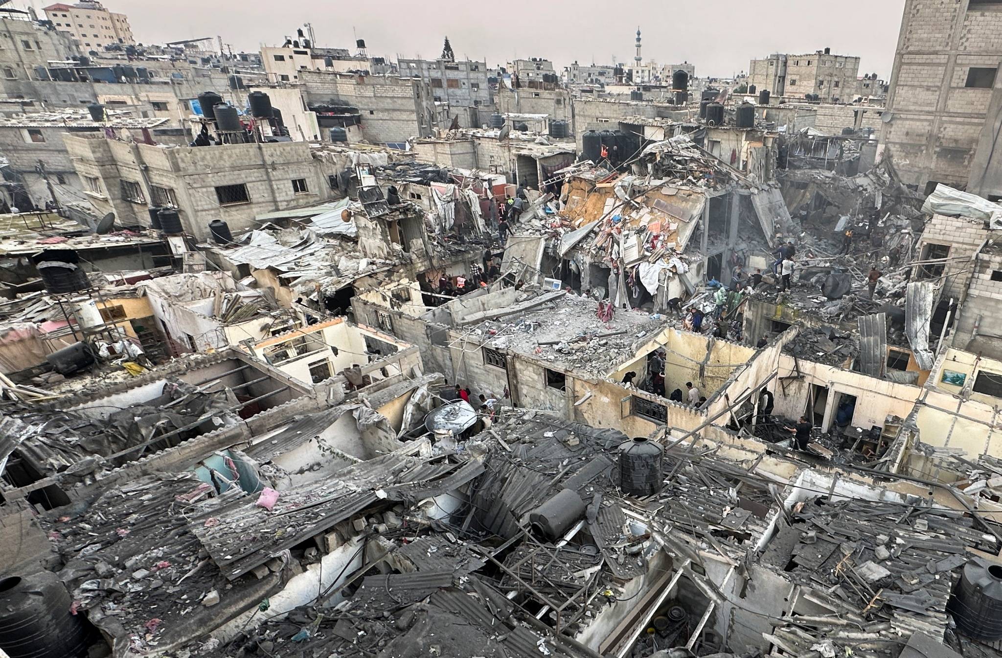 （国际）巴以冲突已致逾4000人死亡_新华社_加沙地带_救援