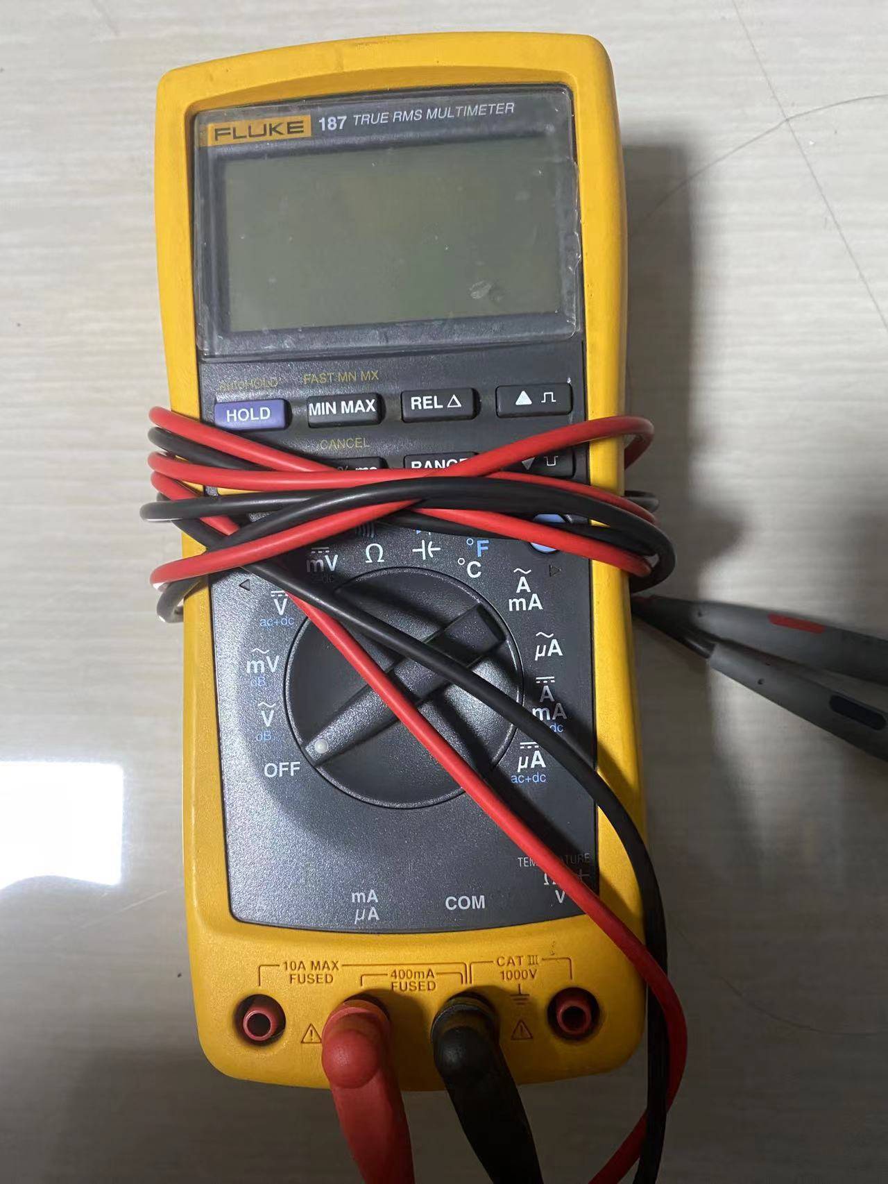 福禄克187 287手持万用表 多功能小表_电池_液晶显示_工作