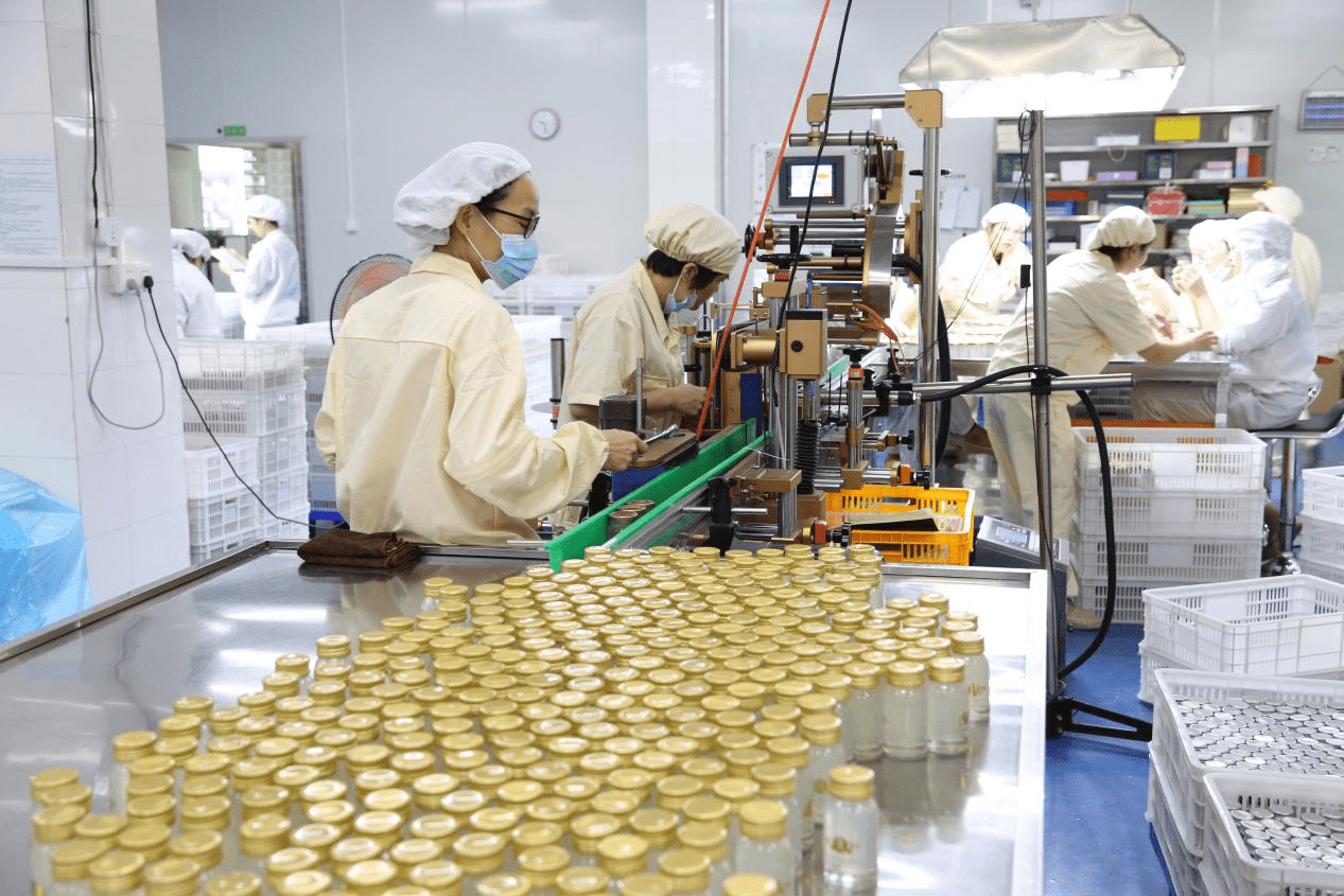 品鉴燕窝代工为何获得1200家品牌商认可,走进燕窝贴牌代工车间一探