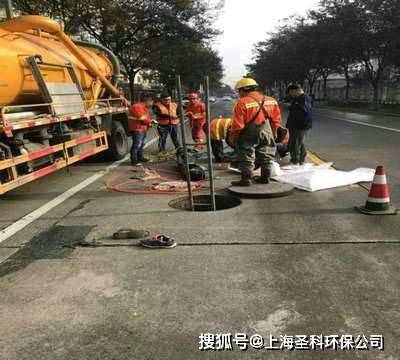 管道疏通,高壓清洗管道高壓水車高壓清洗各種管道陰溝油池化糞池清理