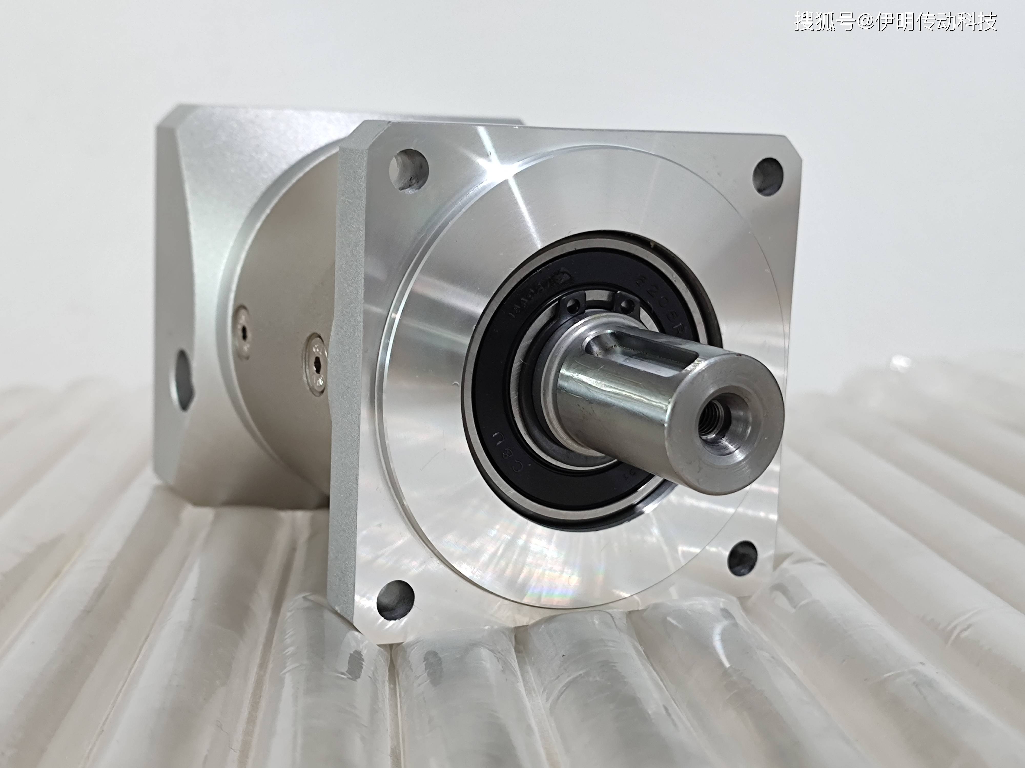 eamon/伊明牌直角减速机精密行星齿轮减速机转角90度60 90伺服步进