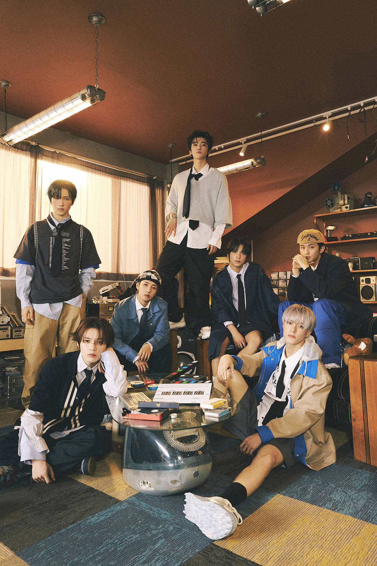 nct dream正规3辑收录曲《like we just met》由全员参与作词,传达