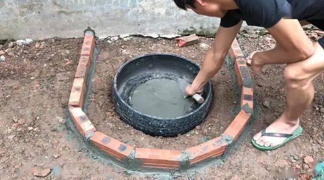 90后大学生看不惯自家农村房用红砖轮胎造鱼池引来6万人点赞