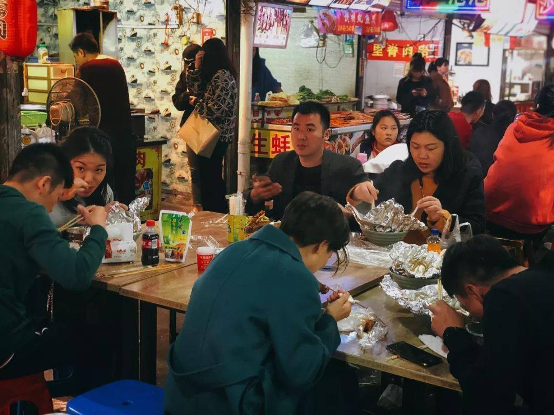 地摊火了!温州这家疯狂被安利的宝藏夜市,上央视了!