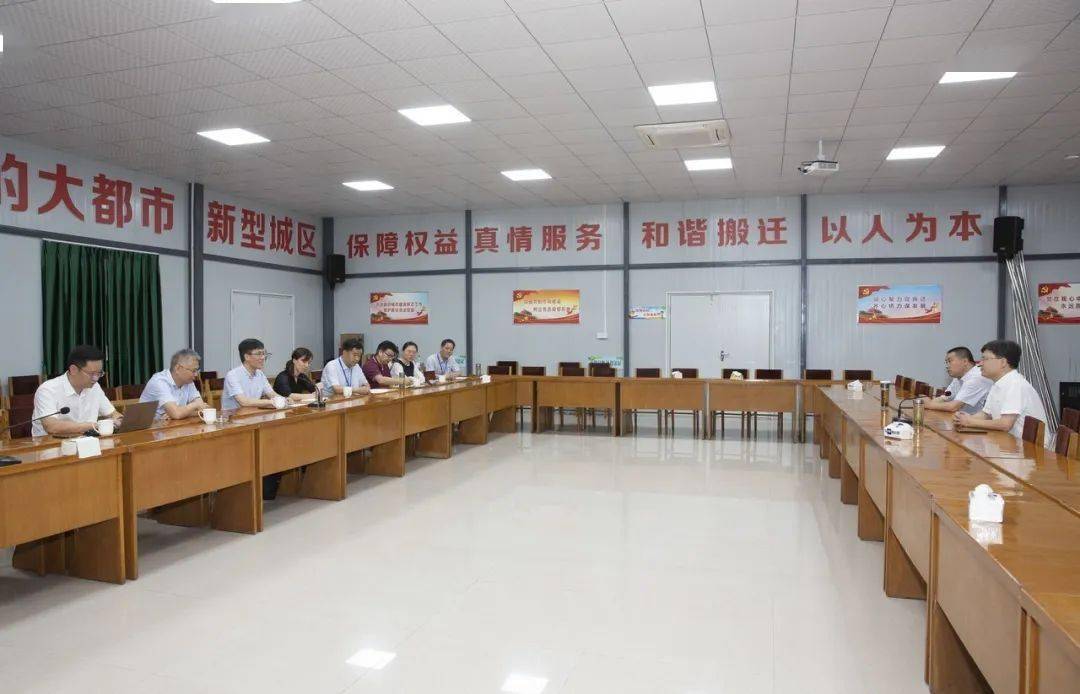 富阳区司法局到湖塍村项目指挥部慰问