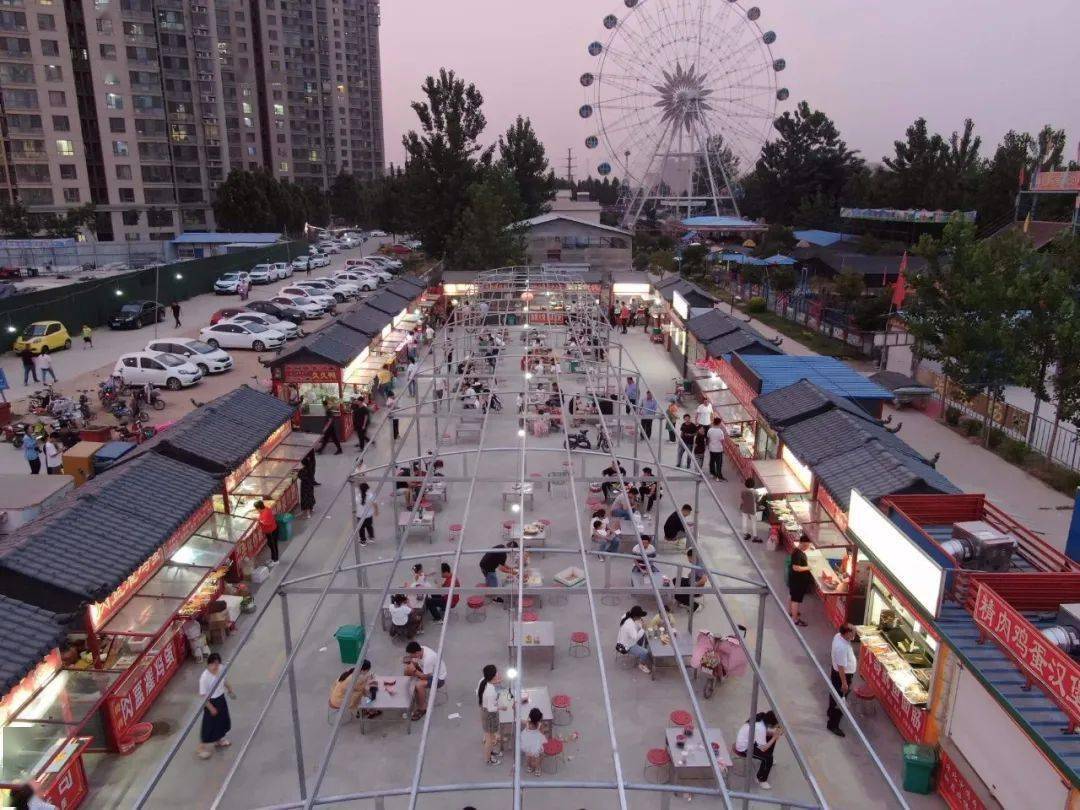 单县地摊街来了,500多个摊位,多条街多摊位