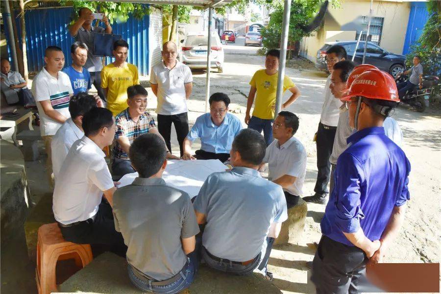 市委常委宣传部部长刘伯贤到银海区调研重点项目建设进展情况