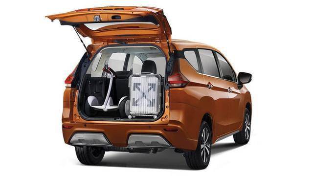 日产版宝骏730亮相六座大空间15升动力新外观真帅气