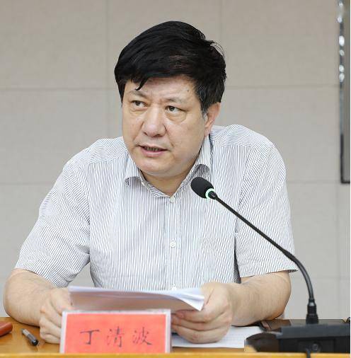 薛泽通强调: 要以更加务实的作风 更加扎实的举措 奋力推进"双城同创"