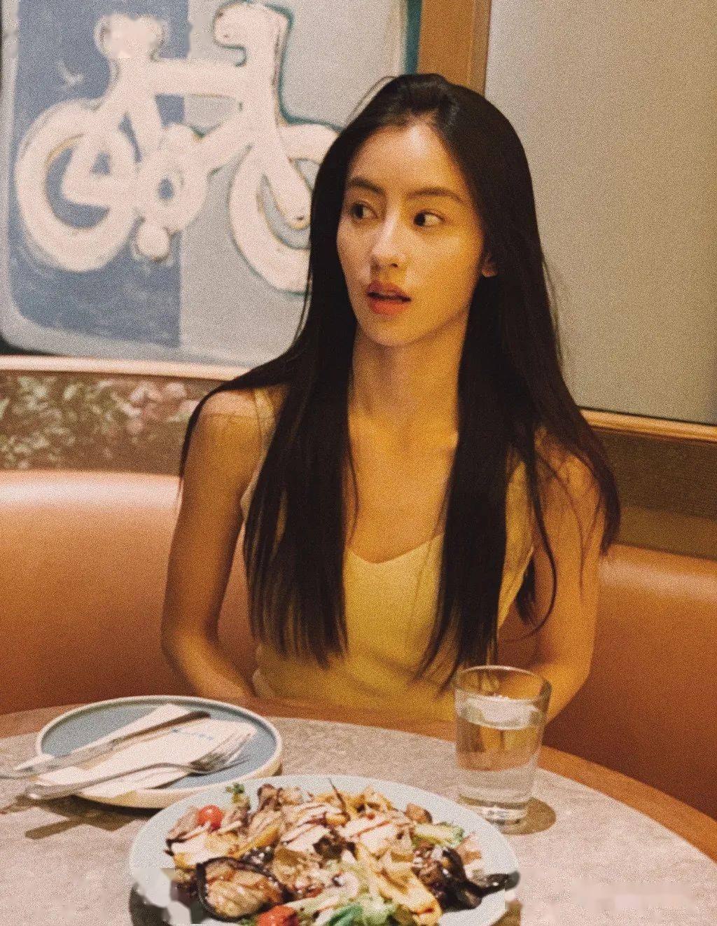 历经9个月拍摄1800多场戏95后毛晓慧值得被看见