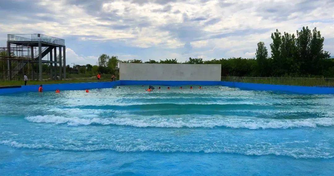 99元抢英豪水上乐园门票成人游泳池儿童游泳池造浪池通用