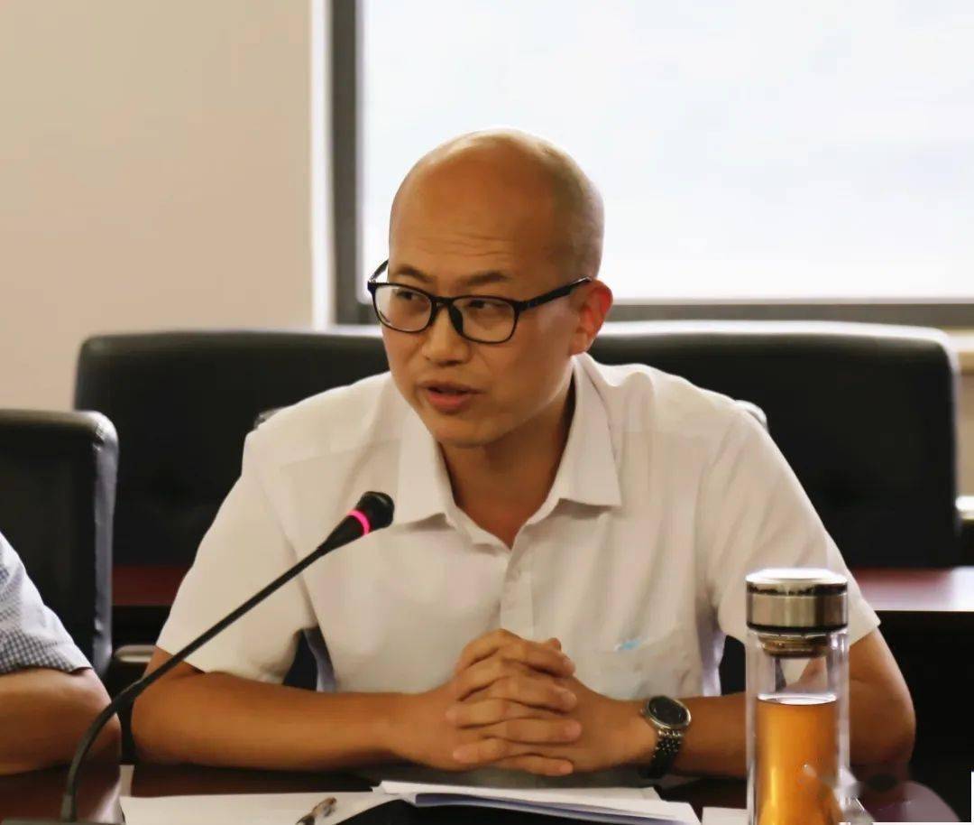 县政协社法和港澳台侨委工作会议召开_吴伟明